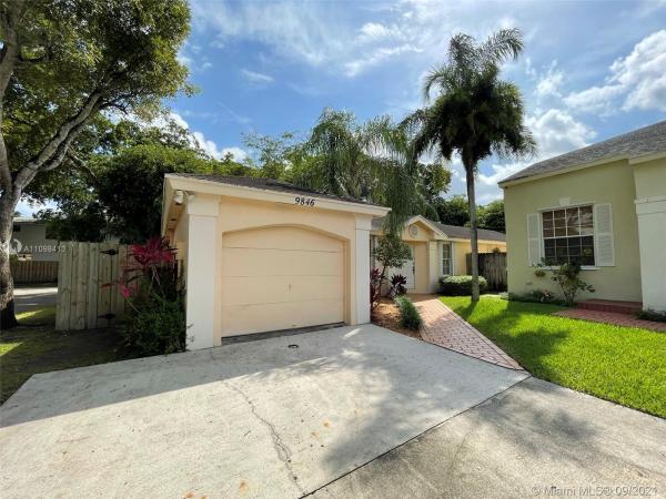 Amaretto, 9846 SW 117th Ct, Kendall, Florida 33186, image 2