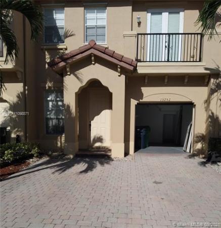 Tuscany Village, 13252 SW 127th Ct #13252, Three Lakes, Florida 33186, image 2