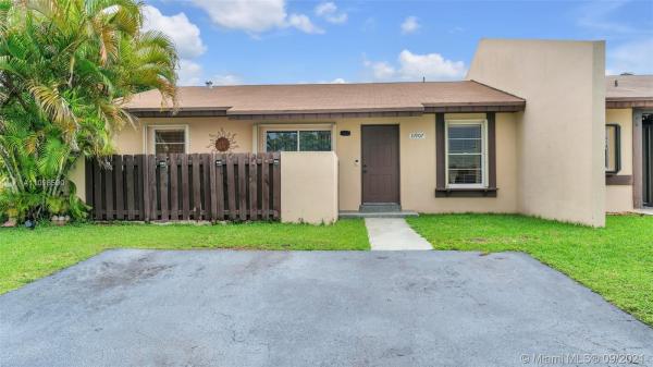 Devon Aire Villas, 11907 SW 110th Street Cir E, The Crossings, Florida 33186, image 2