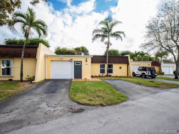 Fairway Villas, 7329 Stardust Dr #7329, Country Club, Florida 33015, image 2
