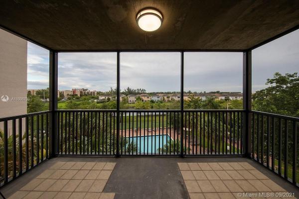 Chantilly, 900 NE 195th St #404, Ives Estates, Florida 33179, image 2