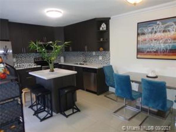 Village At Lake Pine, 1226 SW 118th Ter, Davie, Florida 33325, image 2
