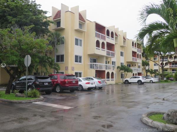 Village Of Kings Creek, 7700 Camino Real #D-304, Glenvar Heights, Florida 33143, image 2