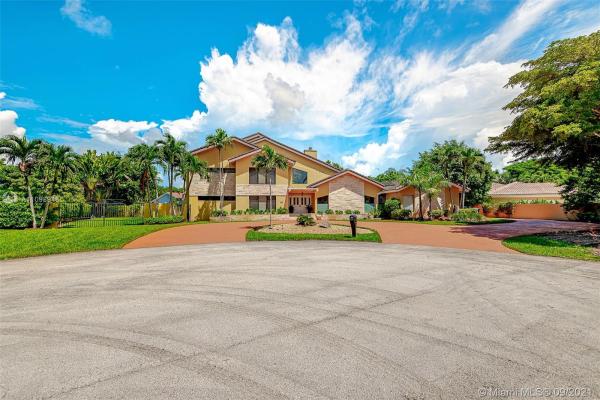 Galloway Glen, 9301 SW 103rd St, Kendall, Florida 33176, image 2