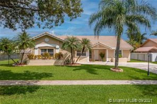 Hawkes Bluff, 15661 Huntridge Rd, Davie, Florida 33331, image 2