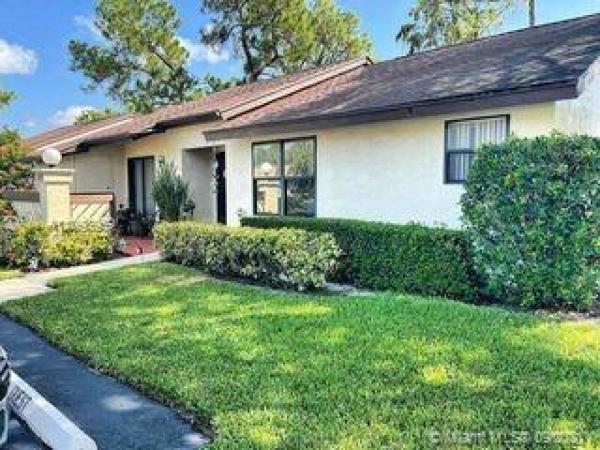 Strathmore Gate, 189 Mastic Tree Ct, Royal Palm Beach, Florida 33411, image 2