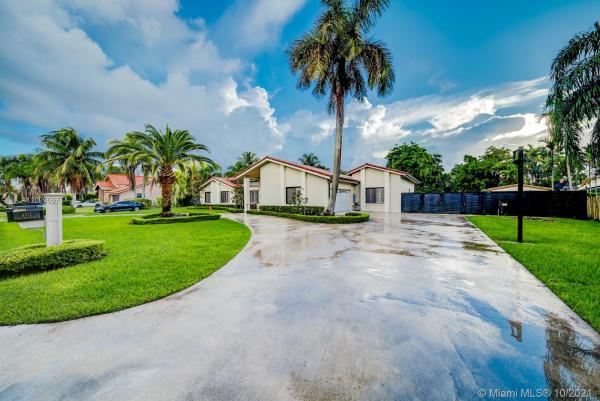 6711 SW 94th Ct, Sunset, Florida 33173, image 2