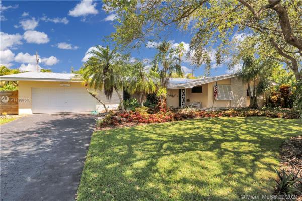 Pine Meadows, 10045 SW 136th St, Kendall, Florida 33176, image 2