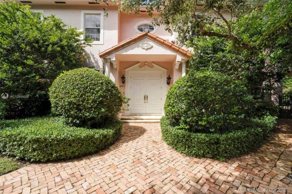 University Place, 4741 SW 74th St, Coral Gables, Florida 33143, image 2