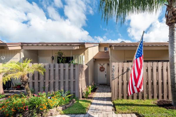 The Escape At Arrowhead, 2045 SW 81st Way, Davie, Florida 33324, image 2