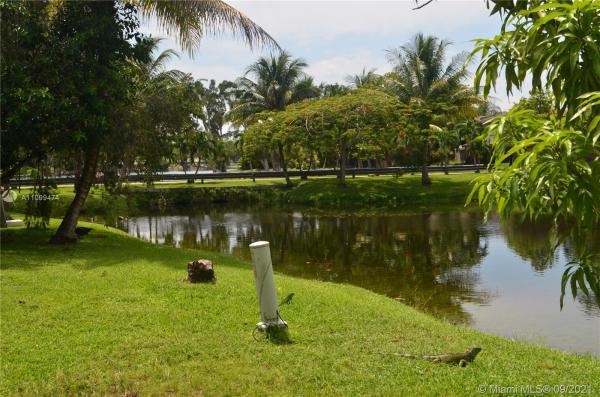 Snapper Creek Townhouses, 6966 SW 110th Pl #6966, Kendall, Florida 33173, image 2