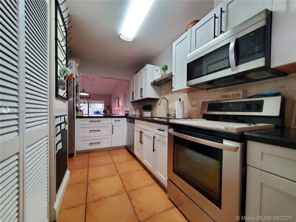Kendall Walk, 14927 SW 89th St #14927, The Hammocks, Florida 33196, image 2