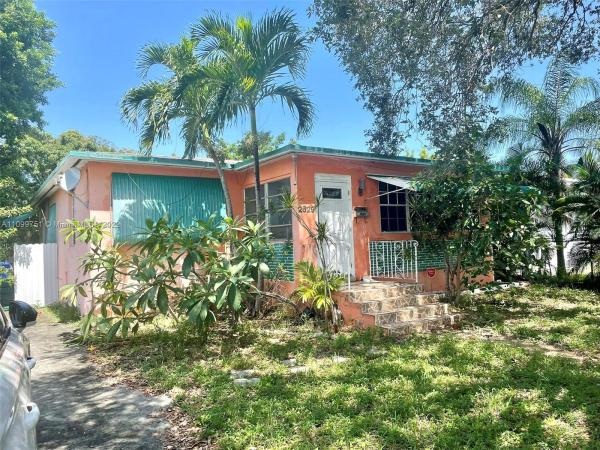 South Hollywood, 2629 Funston St, Hollywood, Florida 33020, image 2