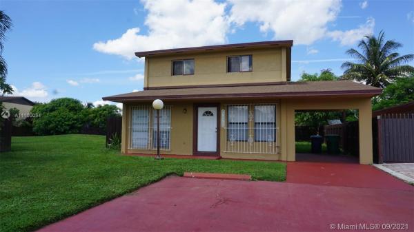 Lakes Of Acadia, 19243 NW 53rd Circle Pl, Miami Gardens, Florida 33055, image 2