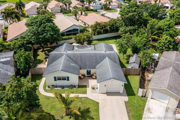 Sandalfoot Cove, 8854 SW 11th St, Boca Raton, Florida 33433, image 2