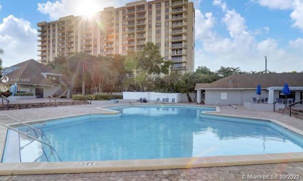 Greenwich, 1470 NE 123rd St #A215, North Miami, Florida 33161, image 2