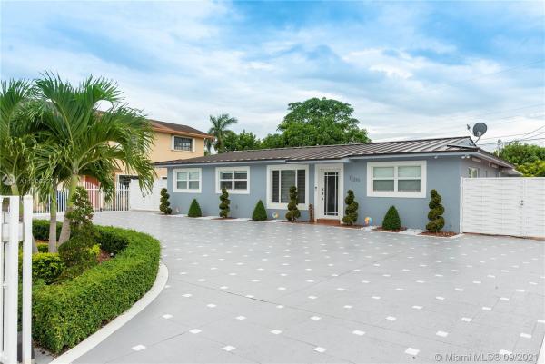 Lake Stevens Estates At Carol City, 17370 NW 52nd Pl, Miami Gardens, Florida 33055, image 2