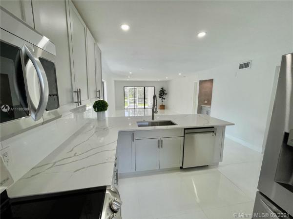Greens Of Boca Lago, 7927 Eastlake Dr, Boca Raton, Florida 33433, image 2