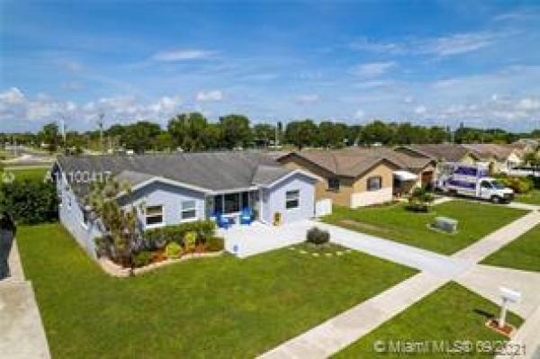 Sandalfoot Cove, 22565 SW 56th Ave, Boca Raton, Florida 33433, image 2