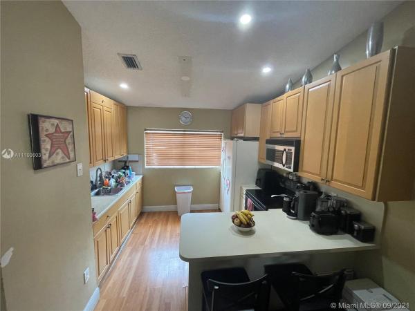 El Prado 13, 7956 W 29th Ln #201-5, Hialeah, Florida 33018, image 1