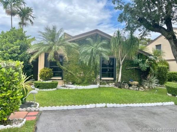 Briar Lake, 9149 SW 129th Ln, Kendall, Florida 33176, image 2