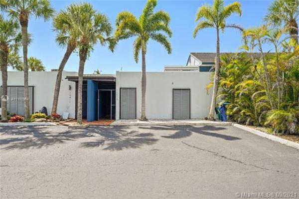 Windmill Gate, 16409 Bridge End Rd, Miami Lakes, Florida 33014, image 2