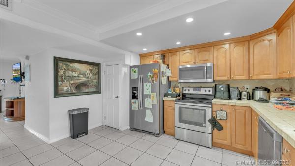 Kendale Lakes Townhouses, 8523 SW 137th Ave #8523, Kendale Lakes, Florida 33183, image 2