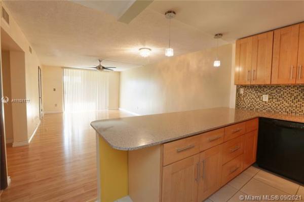 Foxcroft, 3390 Foxcroft Rd #C211, Miramar, Florida 33025, image 2