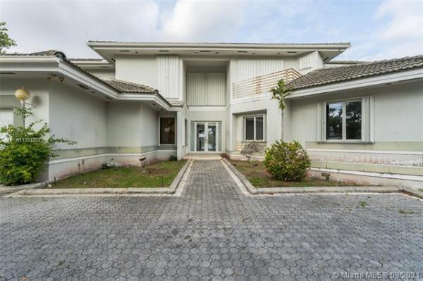 Lake Elizabeth, 14332 Ardoch Pl, Miami Lakes, Florida 33016, image 2