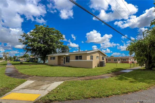 Bell Gardens, 18701 NW 23rd Ct, Miami Gardens, Florida 33056, image 2