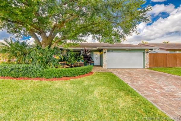 Shores Calusa, 11046 SW 137th Pl, The Hammocks, Florida 33186, image 2