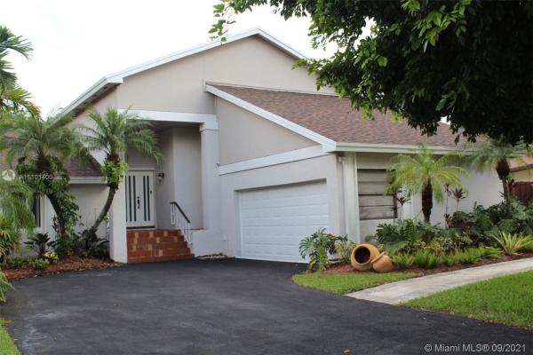 Lakes Of The Meadow, 5411 SW 152nd Place Cir, Kendall West, Florida 33185, image 2