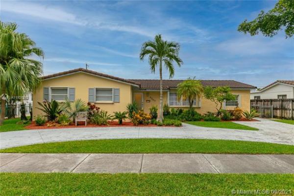 Darlington Manor, 9560 SW 56th Ter, Sunset, Florida 33173, image 2