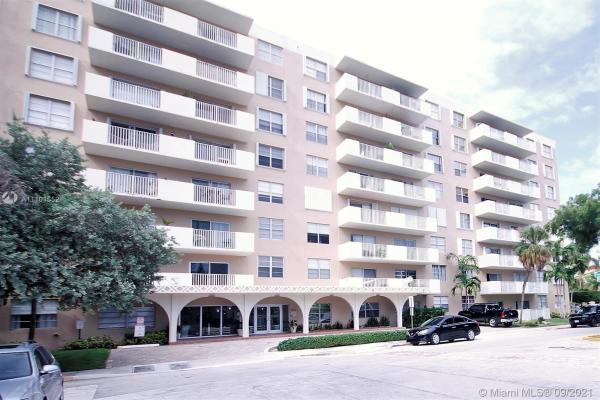 Island Place At North Bay Village, 1455 N Treasure Dr #1A, North Bay Village, Florida 33141, image 2