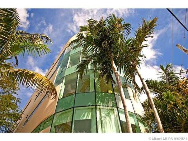The Grove Club, 2699 Tigertail Ave #13, Miami, Florida 33133, image 2