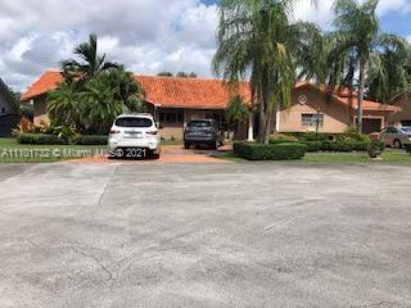3160 SW 113th Ct, University Park, Florida 33165, image 2