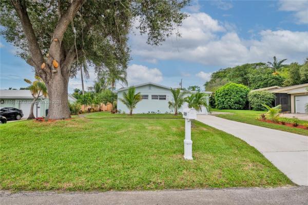 Lake Osbourne Heights, 2029 Collier Ave, Lake Worth, Florida 33461, image 2