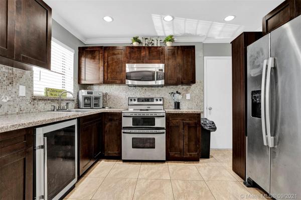 Carol City, 4421 NW 175th St, Miami Gardens, Florida 33055, image 2