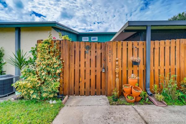 Tree Lake, 1092 Manor Dr, Palm Springs, Florida 33461, image 2