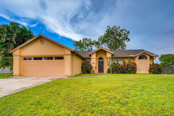 1321 SW Halford Ave #1321, Florida 34953, image 2