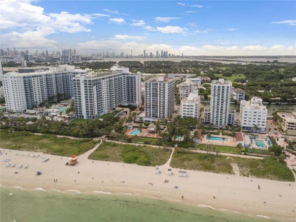 The Royal Club, 2457 Collins Ave #1102, Miami Beach, Florida 33140, image 1