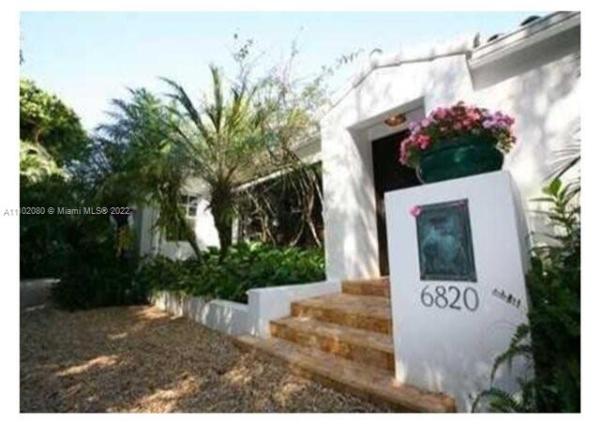 Coconut Grove Manor, 6820 Brighton Pl, Coral Gables, Florida 33133, image 2