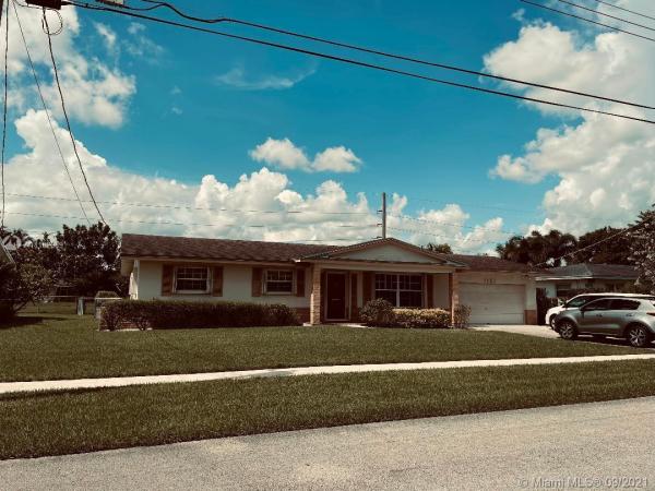 Mirror Lake Estates, 1101 NW 75th Ter, Plantation, Florida 33313, image 2