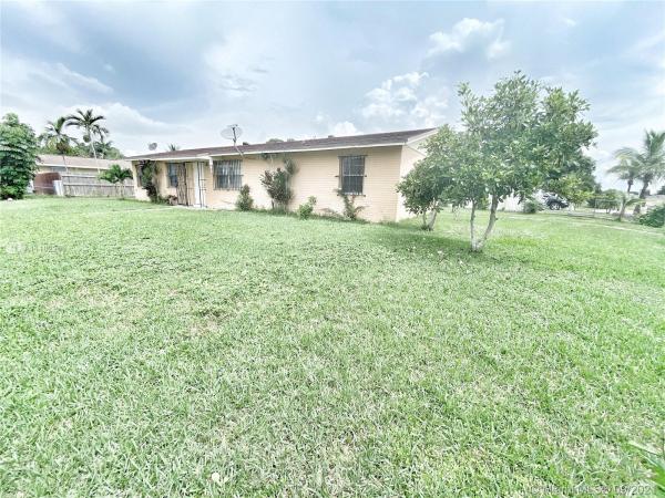 Avocado Villas, 589 SW 16th Ter, Homestead, Florida 33030, image 2