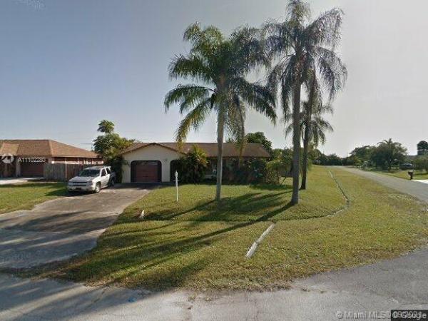 2099 SE Esterbrook St, Florida 34983, image 2