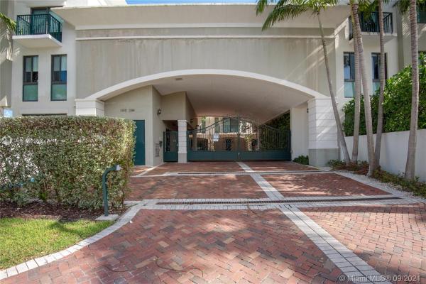 The Villas At Bay Harbor, 1156 98th St, Bay Harbor Islands, Florida 33154, image 2