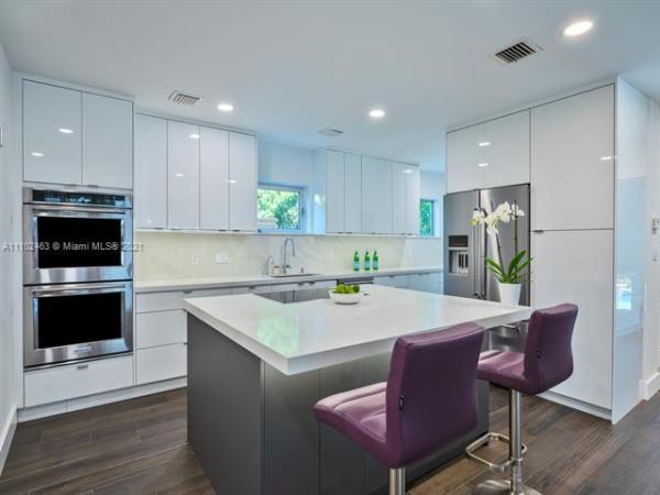 Nautilus, 4335 N Bay Rd, Miami Beach, Florida 33140, image 2
