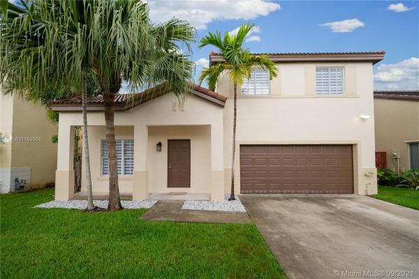 Weitzer At Lago Mar, 7404 SW 158th Pl, Kendale Lakes, Florida 33193, image 2