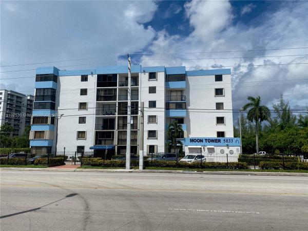 Moon Tower, 5033 NW 7th St #512, Miami, Florida 33126, image 2