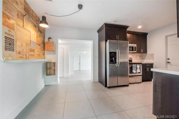 Porter Manor, 1928 SW 17th St, Miami, Florida 33145, image 2